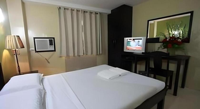 Sampaguita Suites Plaza Garcia Cebu Extérieur photo