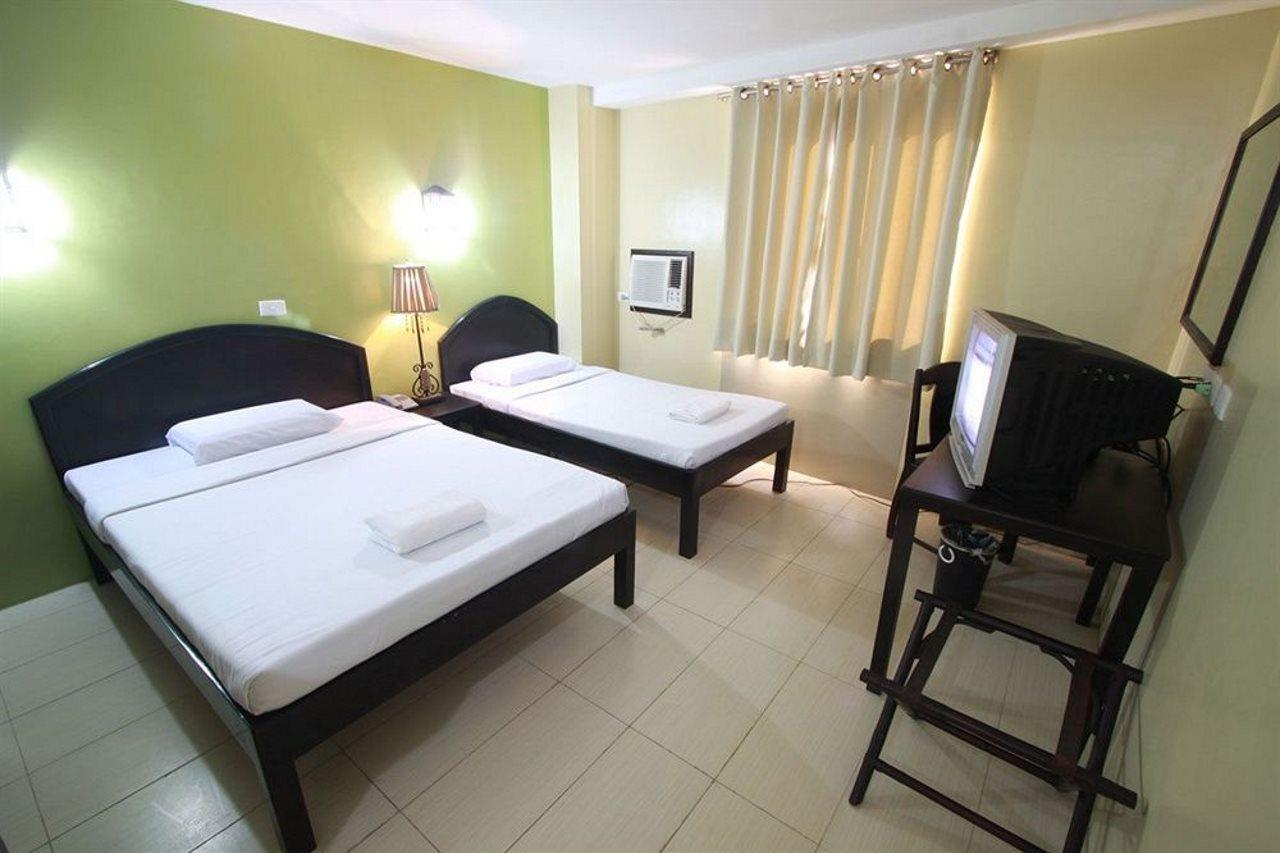 Sampaguita Suites Plaza Garcia Cebu Extérieur photo